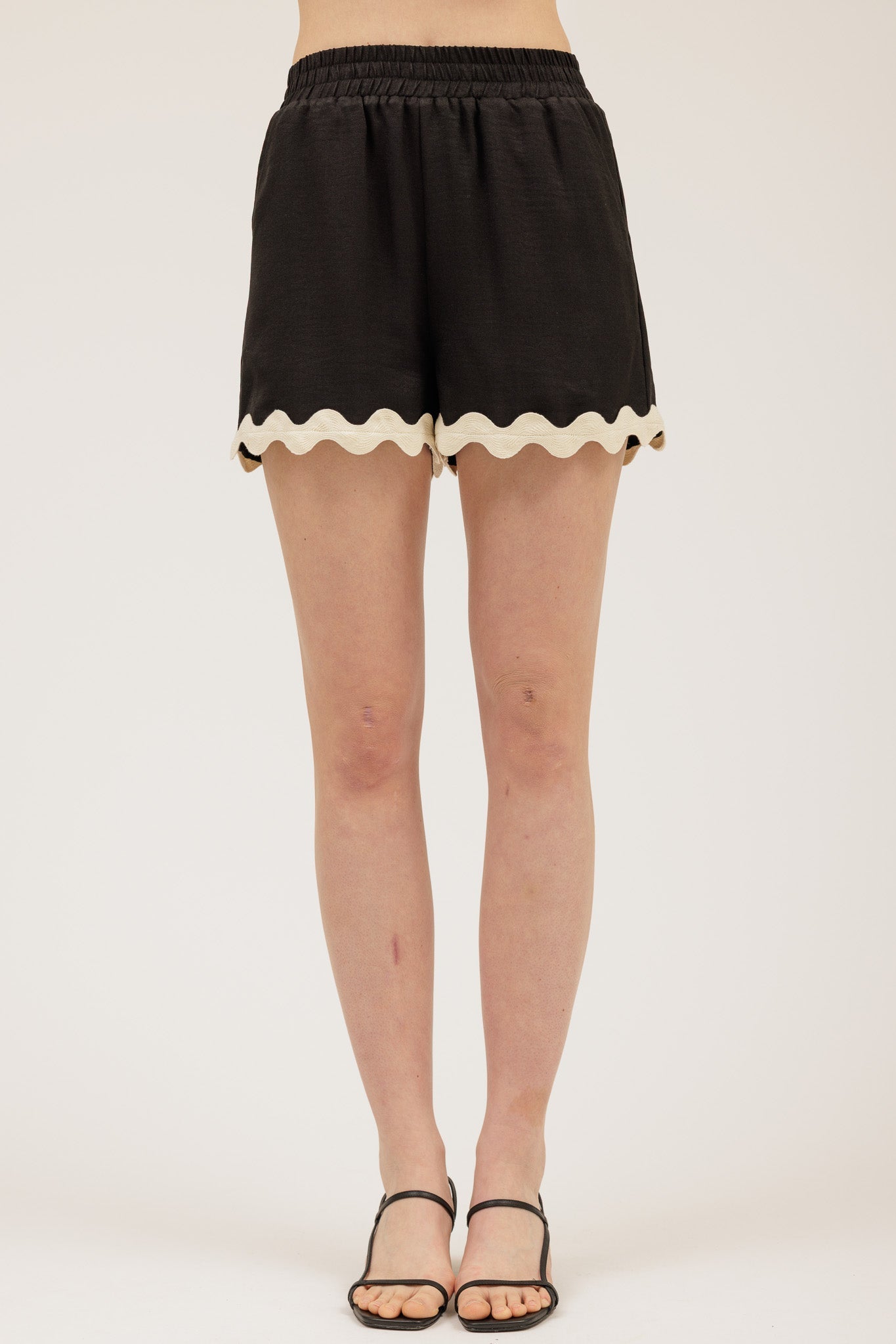 Contrast Wavy Hem Sleeveless Top & Short Set