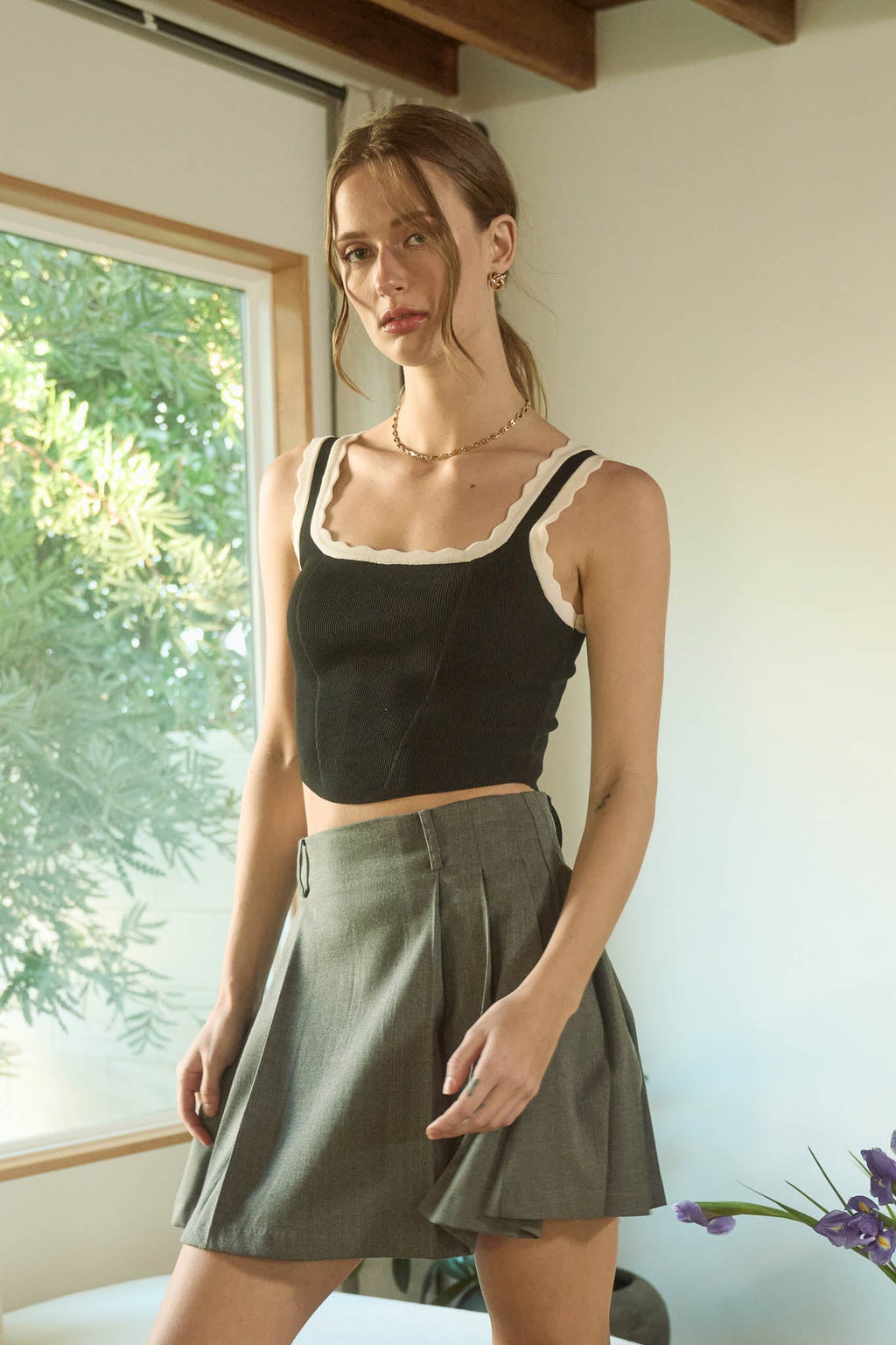 Contrast Scallop Trim Sweater Knit Crop Top